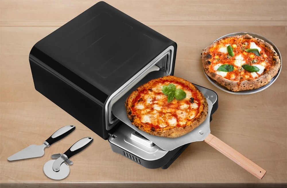 Příprava pizzy v peci ECG Forza 4500 Pizza